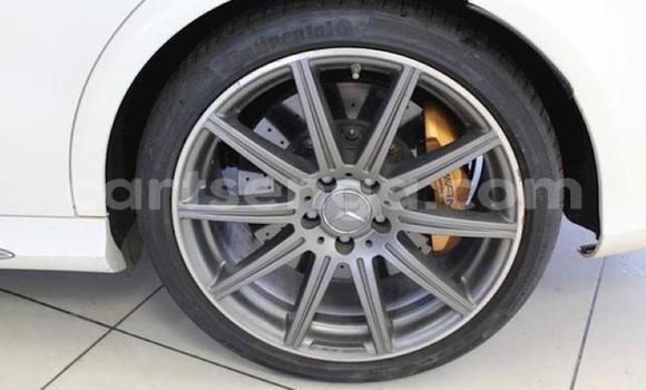 Nunua Ilio tumika Mercedes‒Benz E-klasse White Gari ndani ya Hlatikulu nchini Wilaya ya Shiselweni Nunua Ilio tumika Mercedes‒Benz E-klasse White Gari ndani ya Hlatikulu nchini Wilaya ya Shiselweni