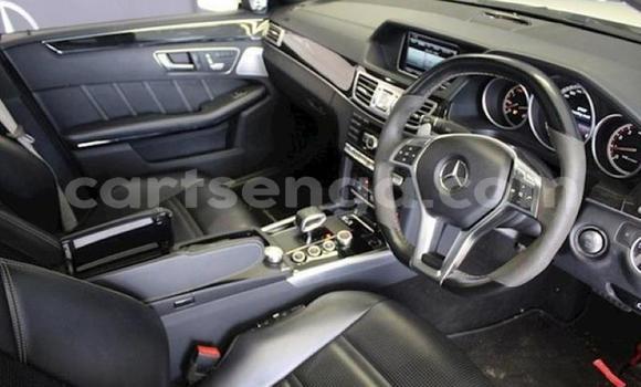 Nunua Ilio tumika Mercedes‒Benz E-klasse White Gari ndani ya Hlatikulu nchini Wilaya ya Shiselweni Nunua Ilio tumika Mercedes‒Benz E-klasse White Gari ndani ya Hlatikulu nchini Wilaya ya Shiselweni