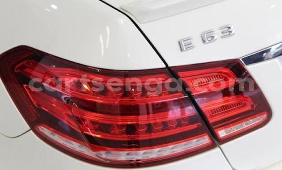 Nunua Ilio tumika Mercedes‒Benz E-klasse White Gari ndani ya Hlatikulu nchini Wilaya ya Shiselweni Nunua Ilio tumika Mercedes‒Benz E-klasse White Gari ndani ya Hlatikulu nchini Wilaya ya Shiselweni