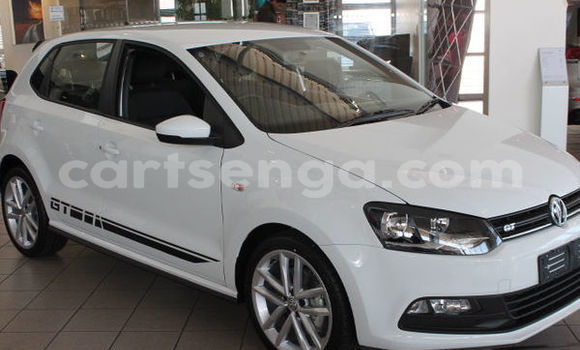 Nunua Ilio tumika Volkswagen Polo White Gari ndani ya Ezulwini nchini Hhohho Nunua Ilio tumika Volkswagen Polo White Gari ndani ya Ezulwini nchini Hhohho