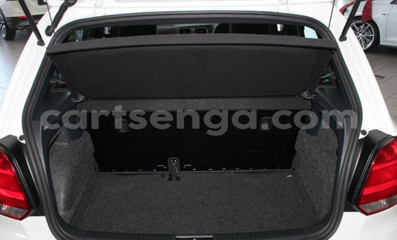 Nunua Ilio tumika Volkswagen Polo White Gari ndani ya Ezulwini nchini Hhohho Nunua Ilio tumika Volkswagen Polo White Gari ndani ya Ezulwini nchini Hhohho