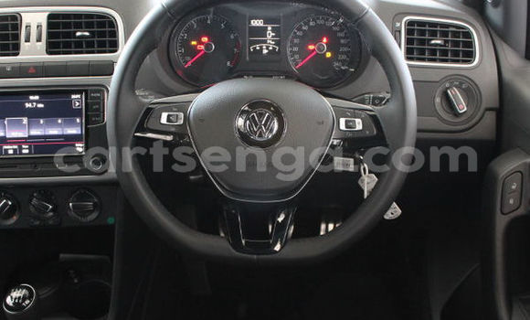 Nunua Ilio tumika Volkswagen Polo White Gari ndani ya Ezulwini nchini Hhohho Nunua Ilio tumika Volkswagen Polo White Gari ndani ya Ezulwini nchini Hhohho