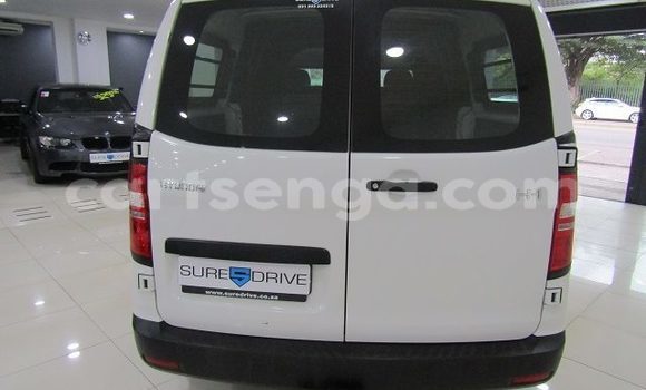 Nunua Ilio tumika Hyundai H1 White Gari ndani ya Big Bend nchini Wilaya ya Lubombo Nunua Ilio tumika Hyundai H1 White Gari ndani ya Big Bend nchini Wilaya ya Lubombo