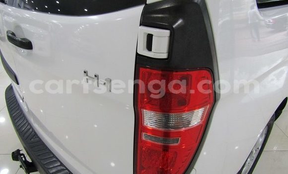 Nunua Ilio tumika Hyundai H1 White Gari ndani ya Big Bend nchini Wilaya ya Lubombo Nunua Ilio tumika Hyundai H1 White Gari ndani ya Big Bend nchini Wilaya ya Lubombo