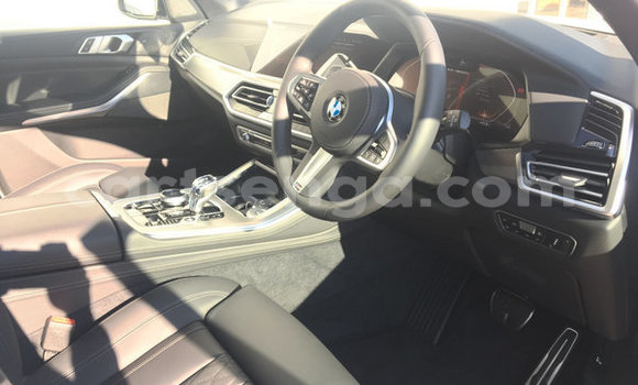 Nunua Ilio tumika BMW X5 White Gari ndani ya Ezulwini nchini Hhohho Nunua Ilio tumika BMW X5 White Gari ndani ya Ezulwini nchini Hhohho