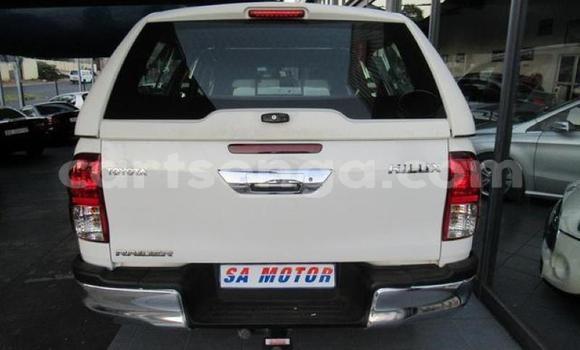Acheter Occasion Voiture Toyota Hilux Blanc à Manzini, Manzini Acheter Occasion Voiture Toyota Hilux Blanc à Manzini, Manzini