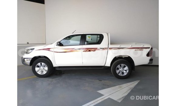 Nunua Imported Toyota Hilux White Gari ndani ya Import - Dubai nchini Hhohho Nunua Imported Toyota Hilux White Gari ndani ya Import - Dubai nchini Hhohho
