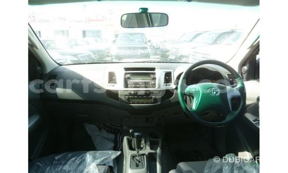 Nunua Imported Toyota Hilux White Gari ndani ya Import - Dubai nchini Hhohho Nunua Imported Toyota Hilux White Gari ndani ya Import - Dubai nchini Hhohho