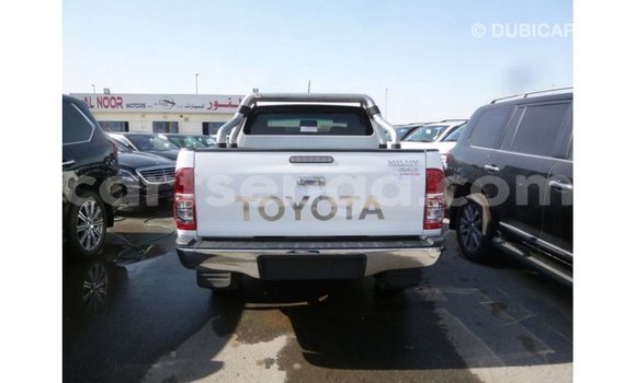Nunua Imported Toyota Hilux White Gari ndani ya Import - Dubai nchini Hhohho Nunua Imported Toyota Hilux White Gari ndani ya Import - Dubai nchini Hhohho