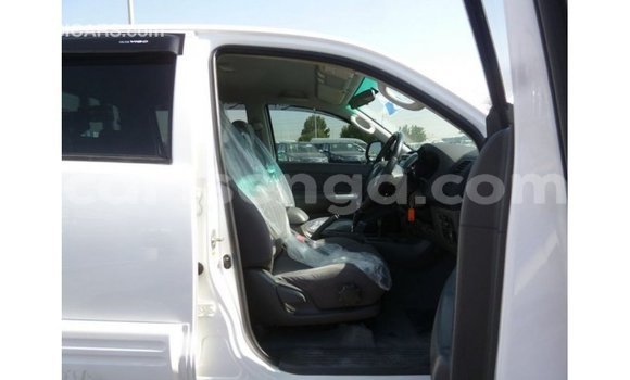 Nunua Imported Toyota Hilux White Gari ndani ya Import - Dubai nchini Hhohho Nunua Imported Toyota Hilux White Gari ndani ya Import - Dubai nchini Hhohho