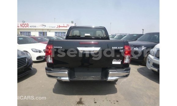 Nunua Imported Toyota Hilux Black Gari ndani ya Import - Dubai nchini Hhohho Nunua Imported Toyota Hilux Black Gari ndani ya Import - Dubai nchini Hhohho