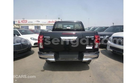 Acheter Import Voiture Toyota Hilux Noir à Import - Dubai, Hhohho Acheter Import Voiture Toyota Hilux Noir à Import - Dubai, Hhohho