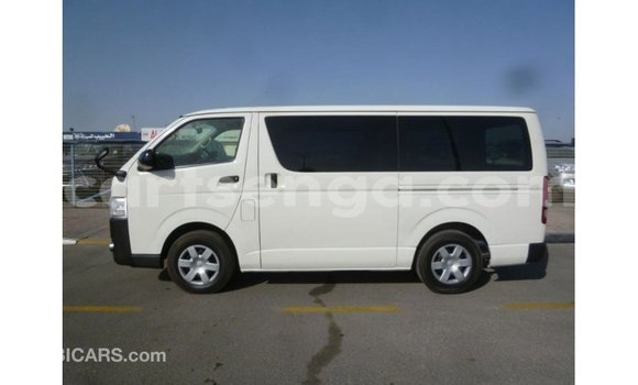 Acheter Import Voiture Toyota Hiace Blanc à Import - Dubai, Hhohho Acheter Import Voiture Toyota Hiace Blanc à Import - Dubai, Hhohho