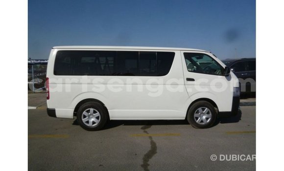 Acheter Import Voiture Toyota Hiace Blanc à Import - Dubai, Hhohho Acheter Import Voiture Toyota Hiace Blanc à Import - Dubai, Hhohho