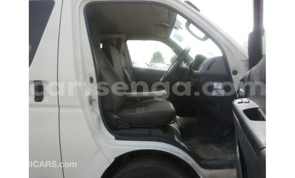 Buy Import Toyota Hiace White Car in Import - Dubai in Hhohho Buy Import Toyota Hiace White Car in Import - Dubai in Hhohho