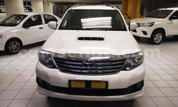 Acheter Occasion Voiture Toyota Fortuner Blanc à Ezulwini, Hhohho Acheter Occasion Voiture Toyota Fortuner Blanc à Ezulwini, Hhohho