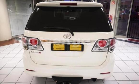 Acheter Occasion Voiture Toyota Fortuner Blanc à Ezulwini, Hhohho Acheter Occasion Voiture Toyota Fortuner Blanc à Ezulwini, Hhohho