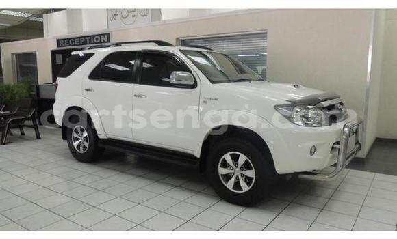 Acheter Occasion Voiture Toyota Fortuner Blanc à Ezulwini, Hhohho Acheter Occasion Voiture Toyota Fortuner Blanc à Ezulwini, Hhohho
