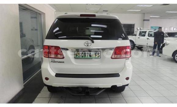 Acheter Occasion Voiture Toyota Fortuner Blanc à Ezulwini, Hhohho Acheter Occasion Voiture Toyota Fortuner Blanc à Ezulwini, Hhohho