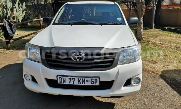 Nunua Ilio tumika Toyota Hilux White Gari ndani ya Hlatikulu nchini Wilaya ya Shiselweni Nunua Ilio tumika Toyota Hilux White Gari ndani ya Hlatikulu nchini Wilaya ya Shiselweni