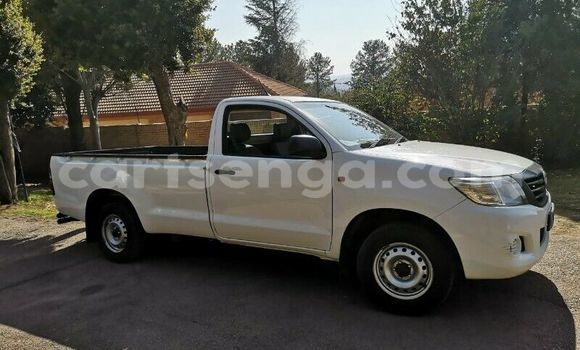 Nunua Ilio tumika Toyota Hilux White Gari ndani ya Hlatikulu nchini Wilaya ya Shiselweni Nunua Ilio tumika Toyota Hilux White Gari ndani ya Hlatikulu nchini Wilaya ya Shiselweni