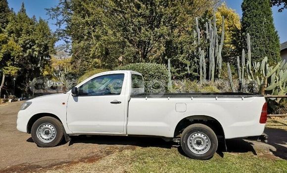 Nunua Ilio tumika Toyota Hilux White Gari ndani ya Hlatikulu nchini Wilaya ya Shiselweni Nunua Ilio tumika Toyota Hilux White Gari ndani ya Hlatikulu nchini Wilaya ya Shiselweni