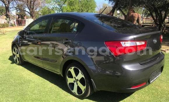 Nunua Ilio tumika Kia Rio Silver Gari ndani ya Hlatikulu nchini Wilaya ya Shiselweni Nunua Ilio tumika Kia Rio Silver Gari ndani ya Hlatikulu nchini Wilaya ya Shiselweni