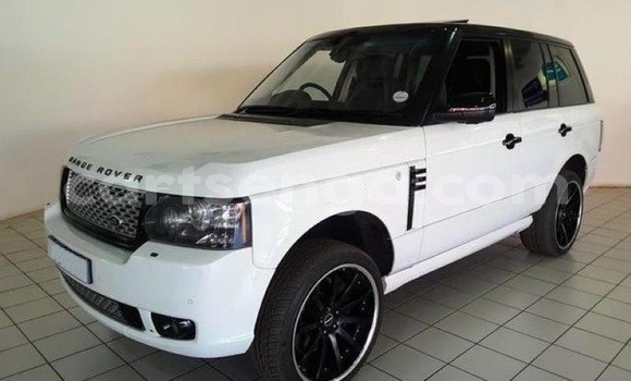 Acheter Occasion Voiture Land Rover Range Rover Vogue Blanc à Ezulwini, Hhohho Acheter Occasion Voiture Land Rover Range Rover Vogue Blanc à Ezulwini, Hhohho