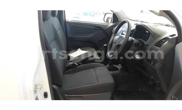 Nunua Ilio tumika Isuzu KB White Gari ndani ya Ezulwini nchini Hhohho Nunua Ilio tumika Isuzu KB White Gari ndani ya Ezulwini nchini Hhohho