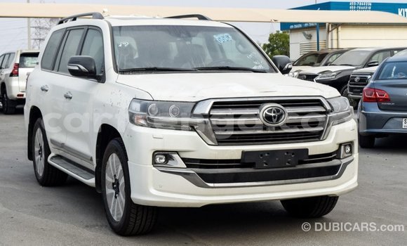 Nunua Imported Toyota Land Cruiser Black Gari ndani ya Import - Dubai nchini Hhohho Nunua Imported Toyota Land Cruiser Black Gari ndani ya Import - Dubai nchini Hhohho