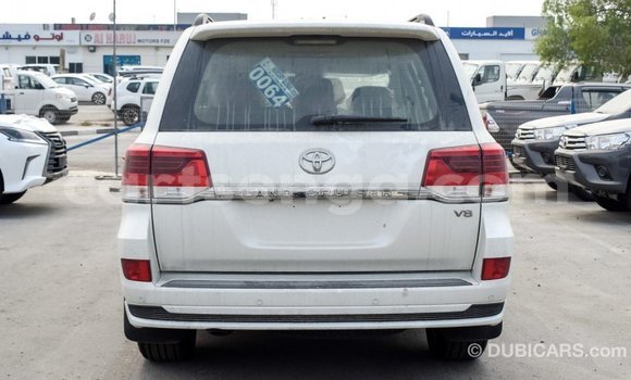 Nunua Imported Toyota Land Cruiser Black Gari ndani ya Import - Dubai nchini Hhohho Nunua Imported Toyota Land Cruiser Black Gari ndani ya Import - Dubai nchini Hhohho