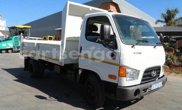Buy Used Hyundai H200 White Truck in Manzini in Manzini Buy Used Hyundai H200 White Truck in Manzini in Manzini