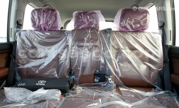 Nunua Imported Toyota Land Cruiser Black Gari ndani ya Import - Dubai nchini Hhohho Nunua Imported Toyota Land Cruiser Black Gari ndani ya Import - Dubai nchini Hhohho