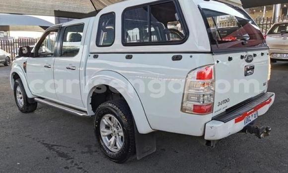 Buy Used Ford Ranger White Car in Hlatikulu in Shiselweni District Buy Used Ford Ranger White Car in Hlatikulu in Shiselweni District