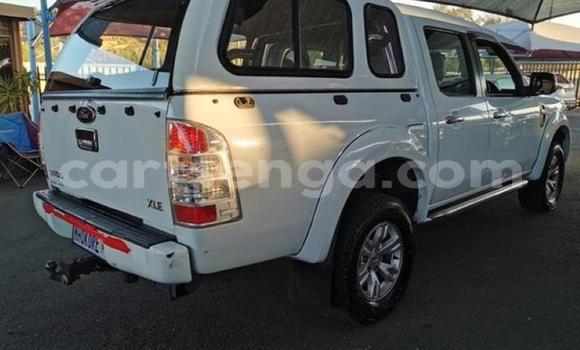 Buy Used Ford Ranger White Car in Hlatikulu in Shiselweni District Buy Used Ford Ranger White Car in Hlatikulu in Shiselweni District