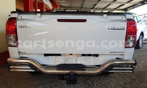 Buy Used Toyota Hilux White Car in Ezulwini in Hhohho Buy Used Toyota Hilux White Car in Ezulwini in Hhohho