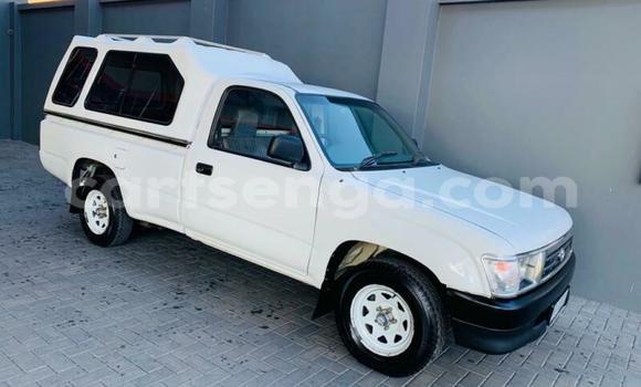 Buy Used Toyota Hilux White Car in Ezulwini in Hhohho Buy Used Toyota Hilux White Car in Ezulwini in Hhohho