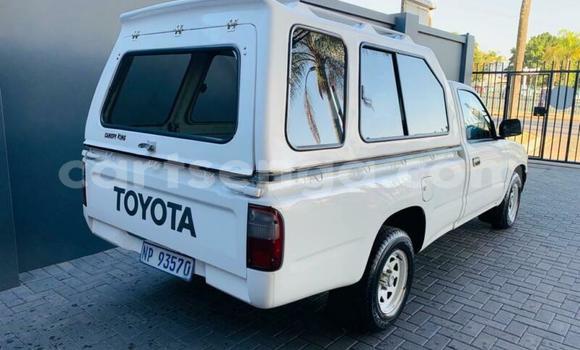 Buy Used Toyota Hilux White Car in Ezulwini in Hhohho Buy Used Toyota Hilux White Car in Ezulwini in Hhohho