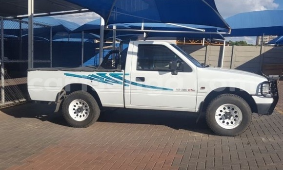 Buy Used Isuzu KB White Car in Ezulwini in Hhohho Buy Used Isuzu KB White Car in Ezulwini in Hhohho