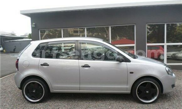 Nunua Ilio tumika Volkswagen Polo Silver Gari ndani ya Ezulwini nchini Hhohho Nunua Ilio tumika Volkswagen Polo Silver Gari ndani ya Ezulwini nchini Hhohho