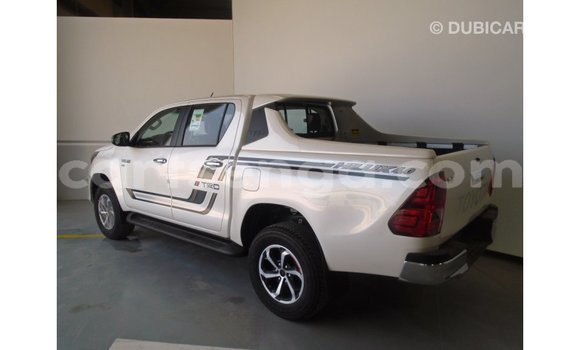 Nunua Imported Toyota Hilux White Gari ndani ya Import - Dubai nchini Hhohho Nunua Imported Toyota Hilux White Gari ndani ya Import - Dubai nchini Hhohho