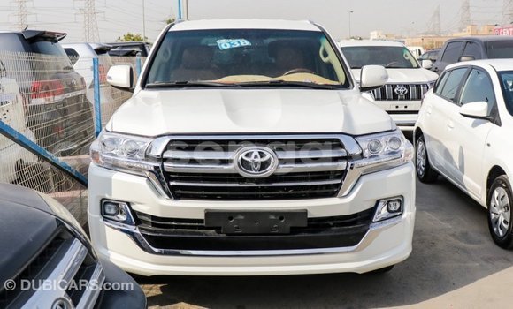Nunua Imported Toyota Land Cruiser White Gari ndani ya Import - Dubai nchini Hhohho Nunua Imported Toyota Land Cruiser White Gari ndani ya Import - Dubai nchini Hhohho