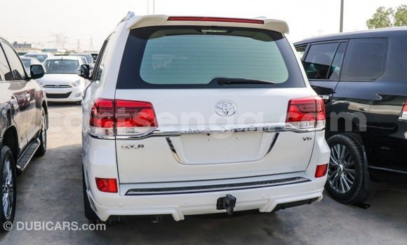 Buy Import Toyota Land Cruiser White Car in Import - Dubai in Hhohho Buy Import Toyota Land Cruiser White Car in Import - Dubai in Hhohho