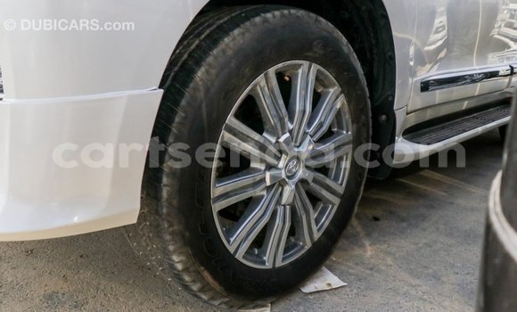 Buy Import Toyota Land Cruiser White Car in Import - Dubai in Hhohho Buy Import Toyota Land Cruiser White Car in Import - Dubai in Hhohho