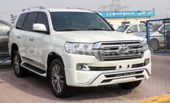 Nunua Imported Toyota Land Cruiser White Gari ndani ya Import - Dubai nchini Hhohho Nunua Imported Toyota Land Cruiser White Gari ndani ya Import - Dubai nchini Hhohho