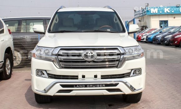 Nunua Imported Toyota Land Cruiser White Gari ndani ya Import - Dubai nchini Hhohho Nunua Imported Toyota Land Cruiser White Gari ndani ya Import - Dubai nchini Hhohho