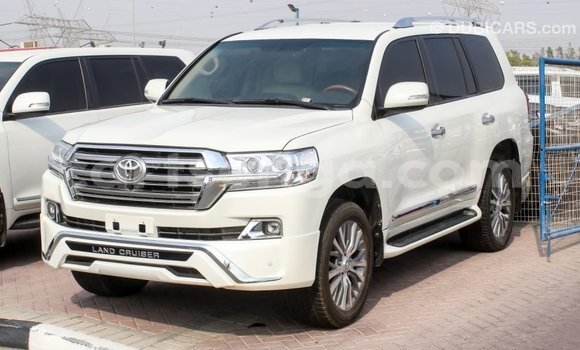 Nunua Imported Toyota Land Cruiser White Gari ndani ya Import - Dubai nchini Hhohho Nunua Imported Toyota Land Cruiser White Gari ndani ya Import - Dubai nchini Hhohho