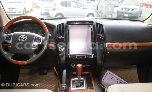 Nunua Imported Toyota Land Cruiser White Gari ndani ya Import - Dubai nchini Hhohho Nunua Imported Toyota Land Cruiser White Gari ndani ya Import - Dubai nchini Hhohho