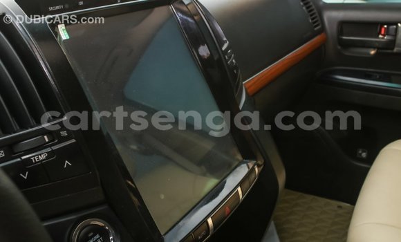 Nunua Imported Toyota Land Cruiser White Gari ndani ya Import - Dubai nchini Hhohho Nunua Imported Toyota Land Cruiser White Gari ndani ya Import - Dubai nchini Hhohho