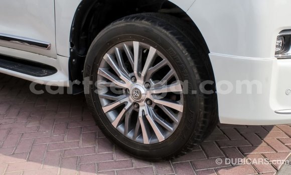 Nunua Imported Toyota Land Cruiser White Gari ndani ya Import - Dubai nchini Hhohho Nunua Imported Toyota Land Cruiser White Gari ndani ya Import - Dubai nchini Hhohho
